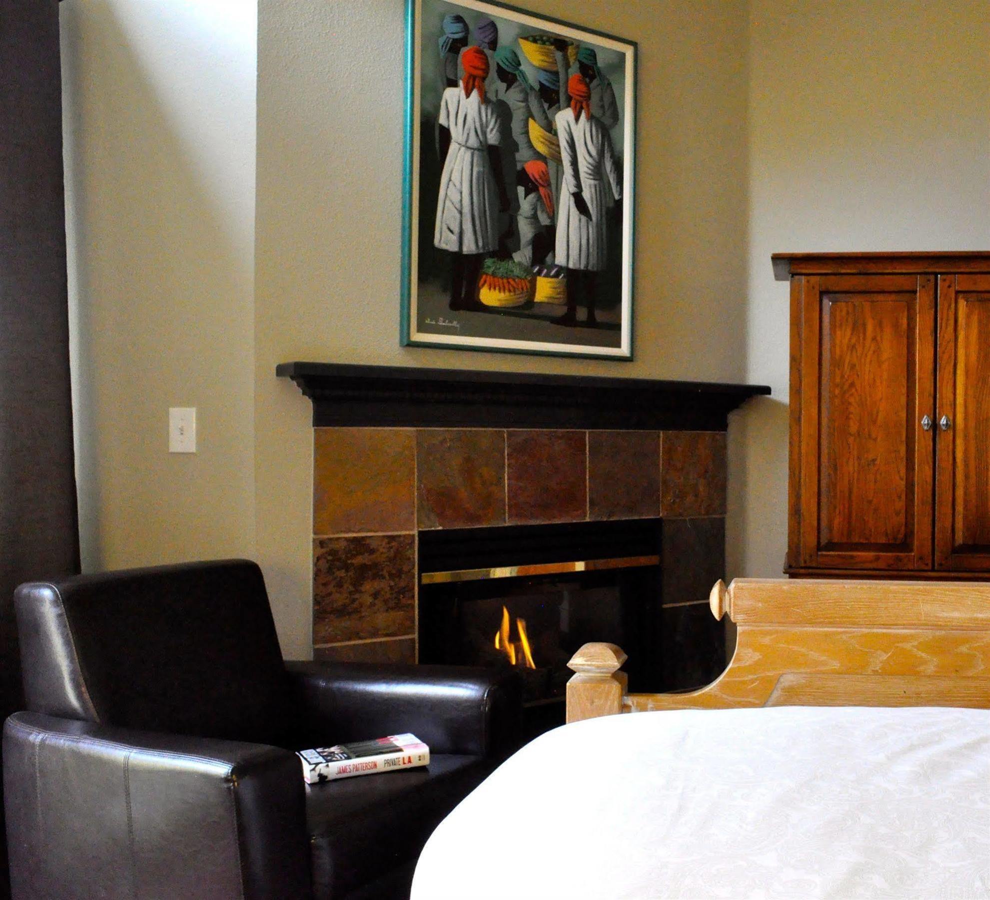 The Bradley Boulder Inn Экстерьер фото