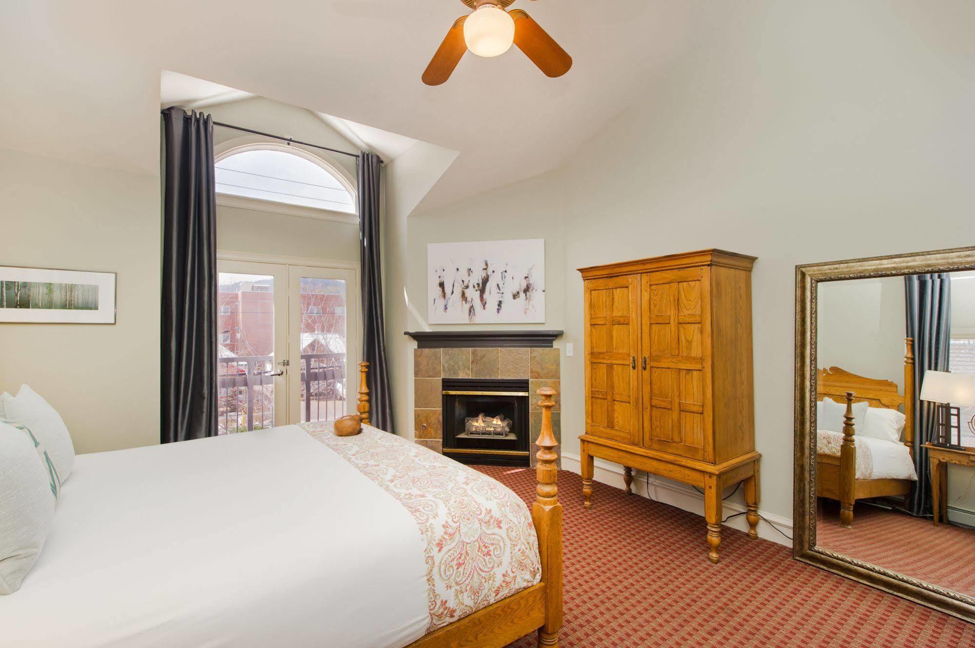The Bradley Boulder Inn Экстерьер фото