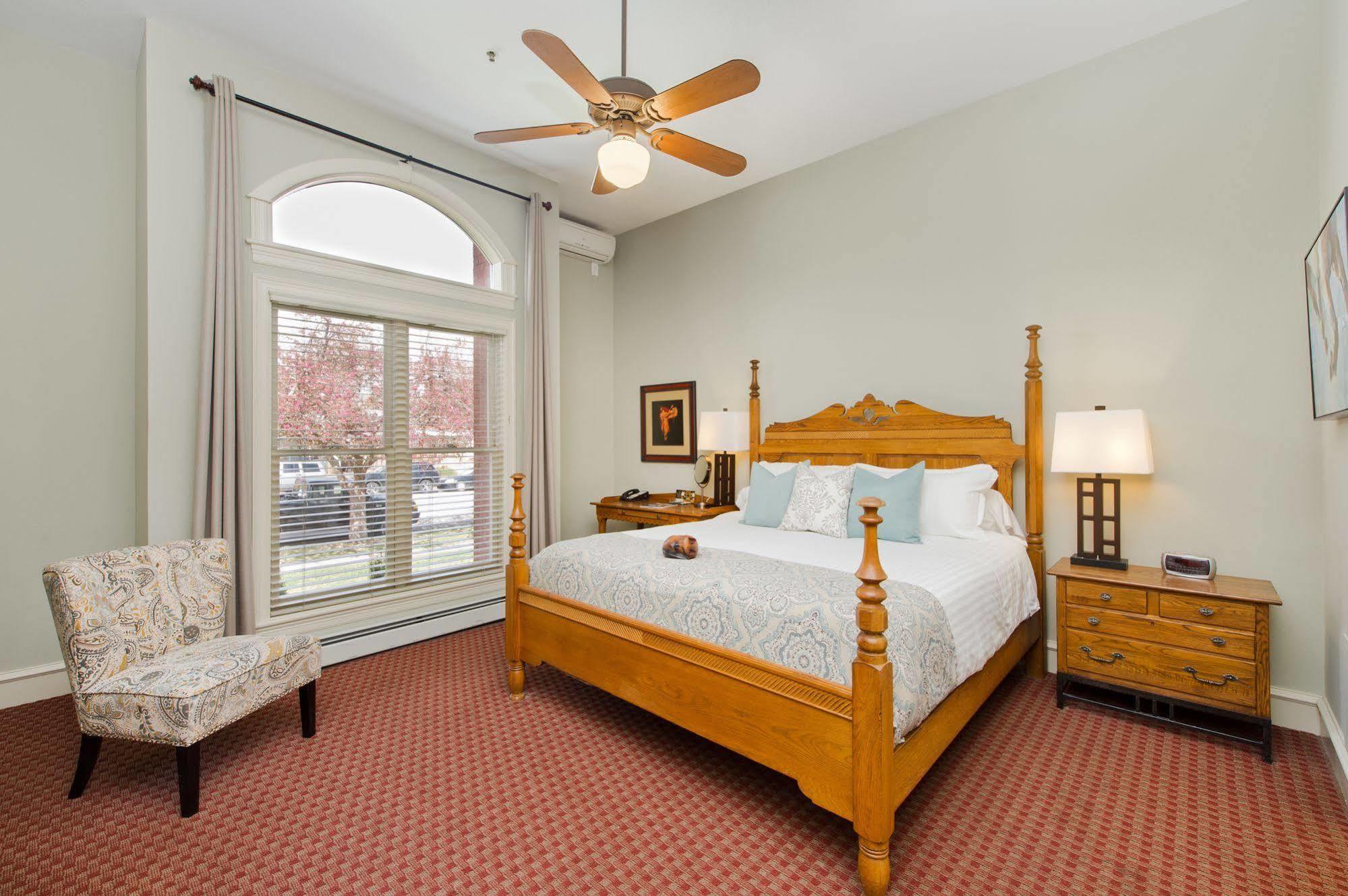 The Bradley Boulder Inn Экстерьер фото