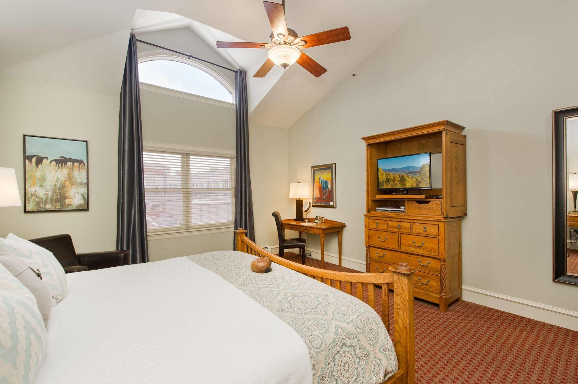 The Bradley Boulder Inn Экстерьер фото