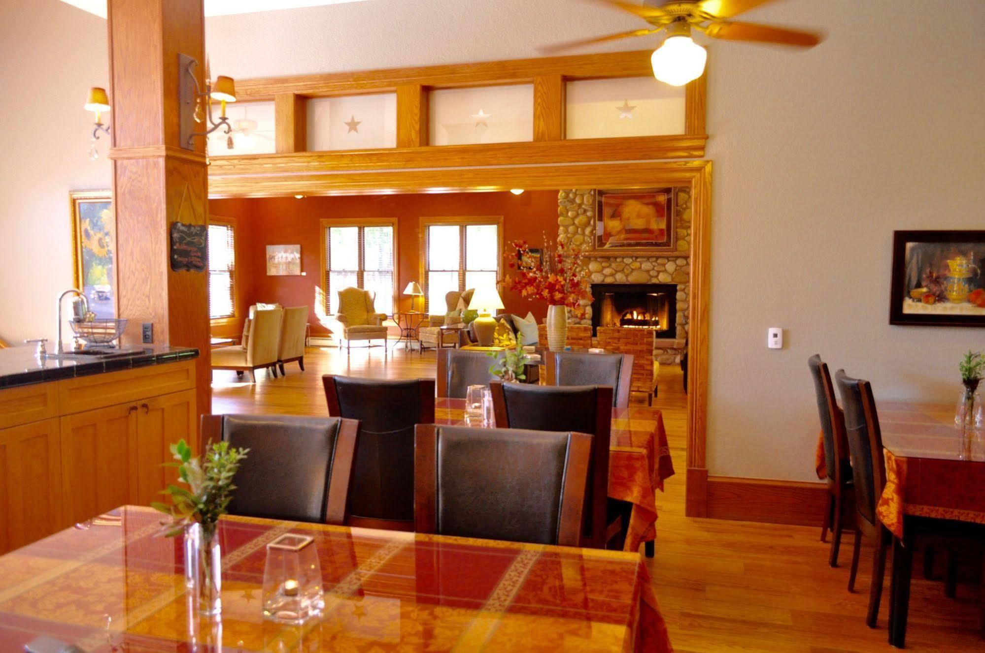 The Bradley Boulder Inn Экстерьер фото
